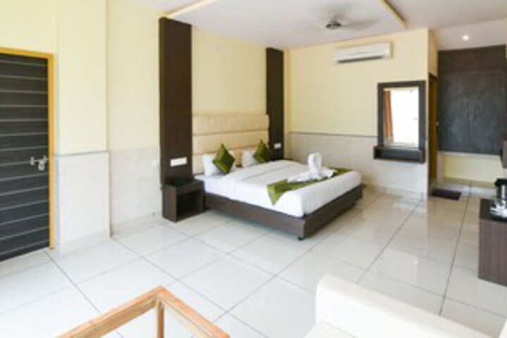 Room 19 of 40