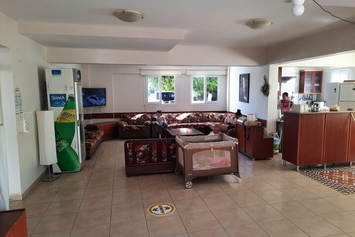 Room 9 of 28