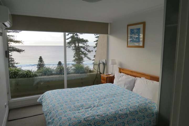Room 9 of 38