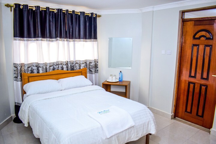 Room 5 of 37