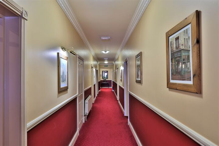Ballroom/Hall 44 of 60