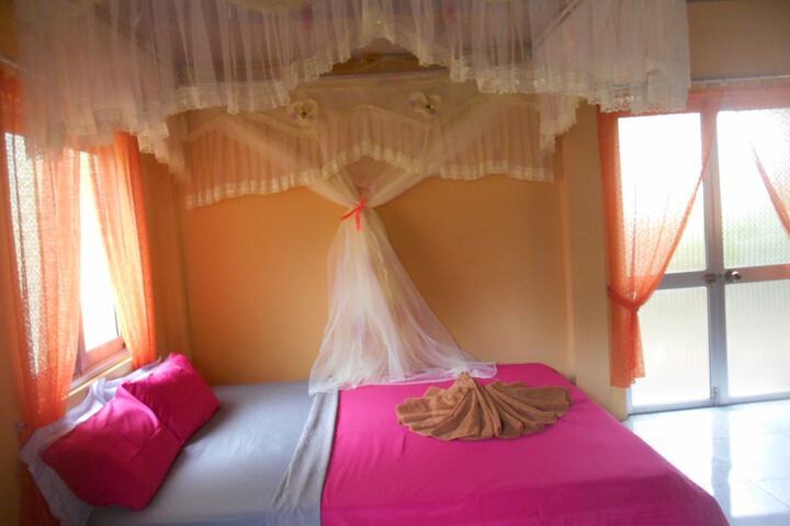 Room 7 of 34