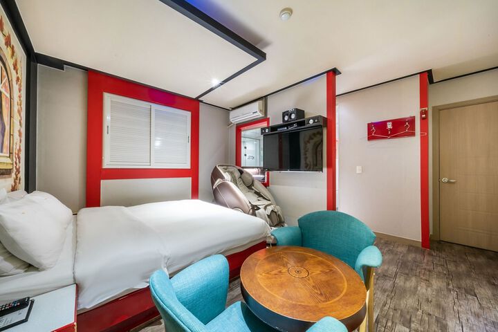 Room 48 of 69