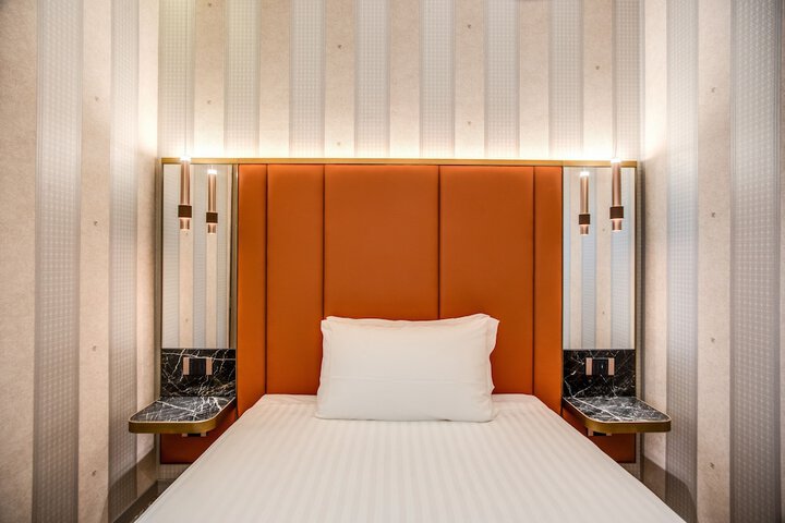 Room 57 of 114