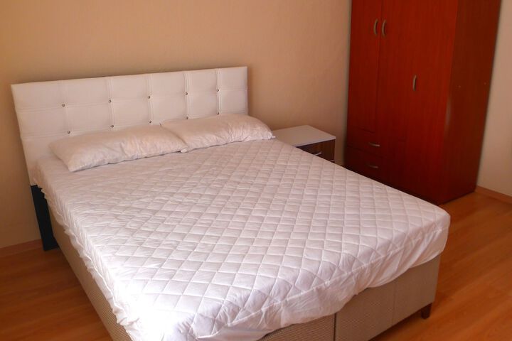 Room 3 of 263