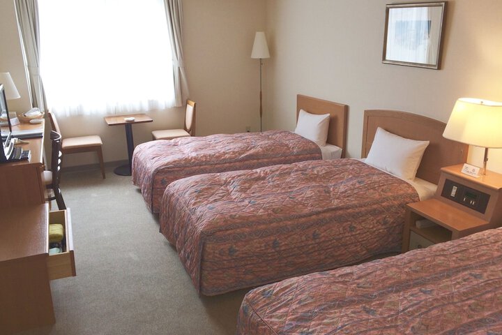 Room 7 of 34