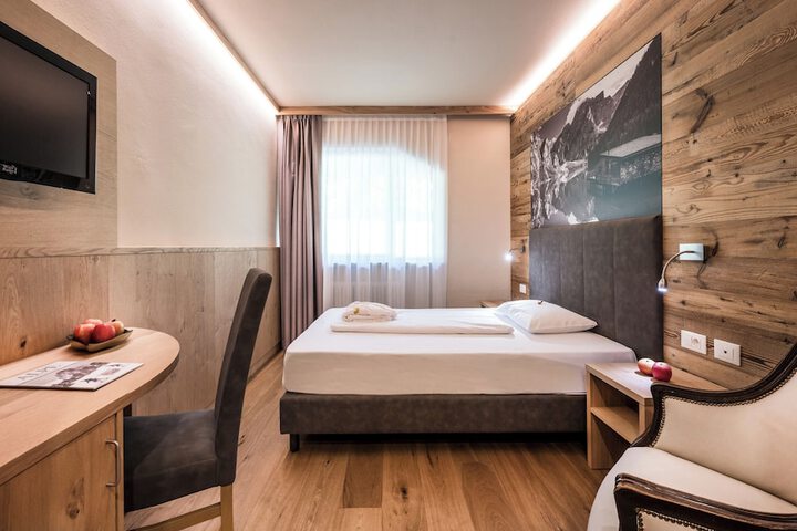 Room 27 of 105
