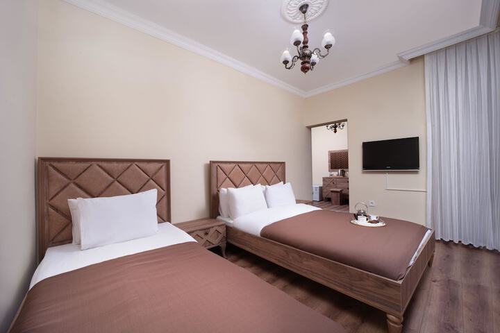 Room 4 of 22