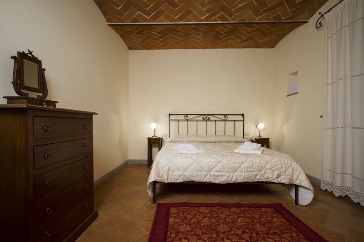 Room 3 of 63