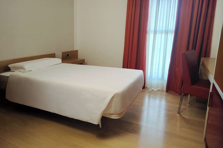 Room 15 of 59