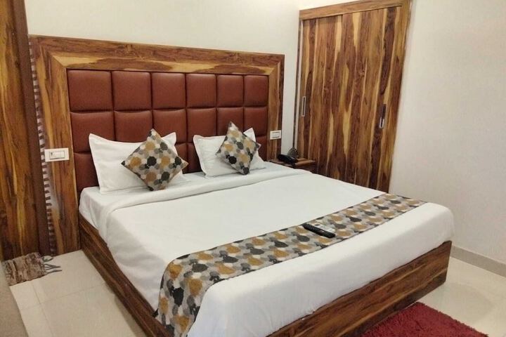 Room 35 of 73
