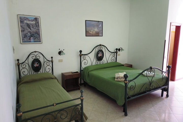 Room 43 of 107