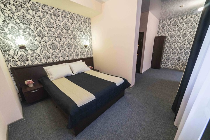 Room 18 of 65