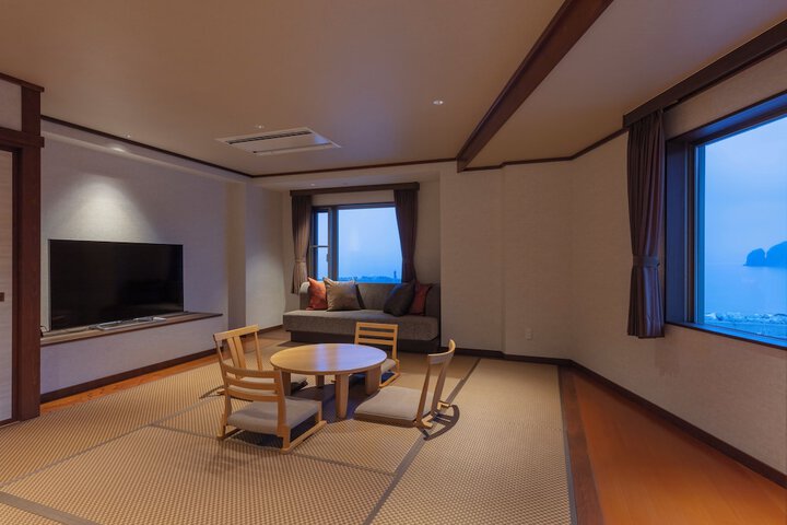 Room 30 of 87