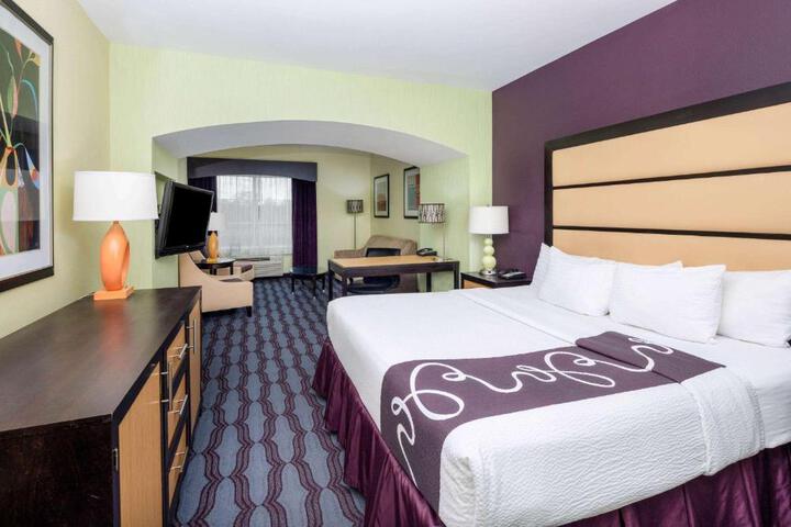 1 King Bed (9 of 14)