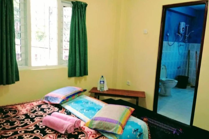Room 2 of 8