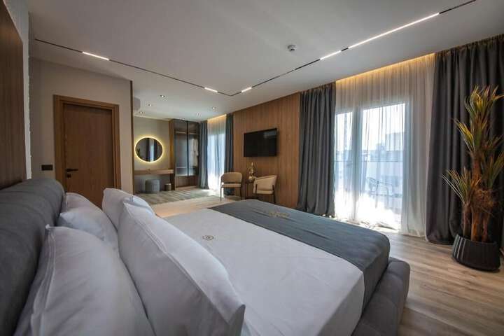 Room 52 of 93