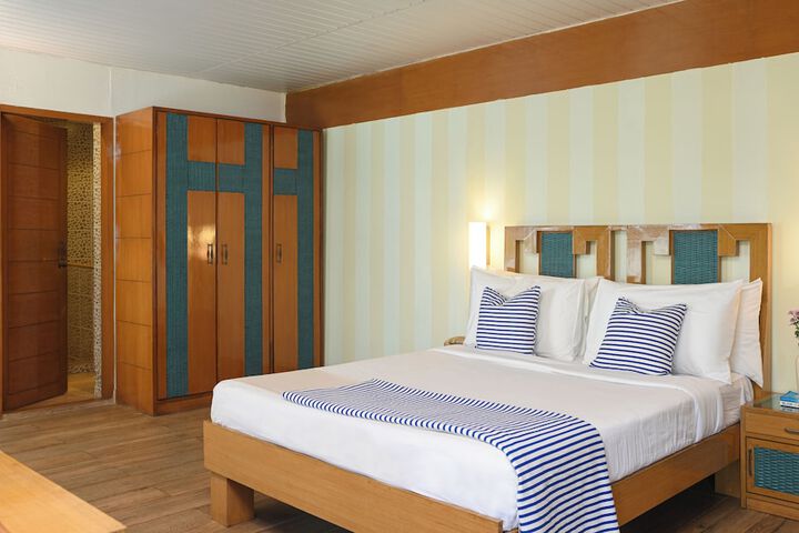 Room 4 of 60
