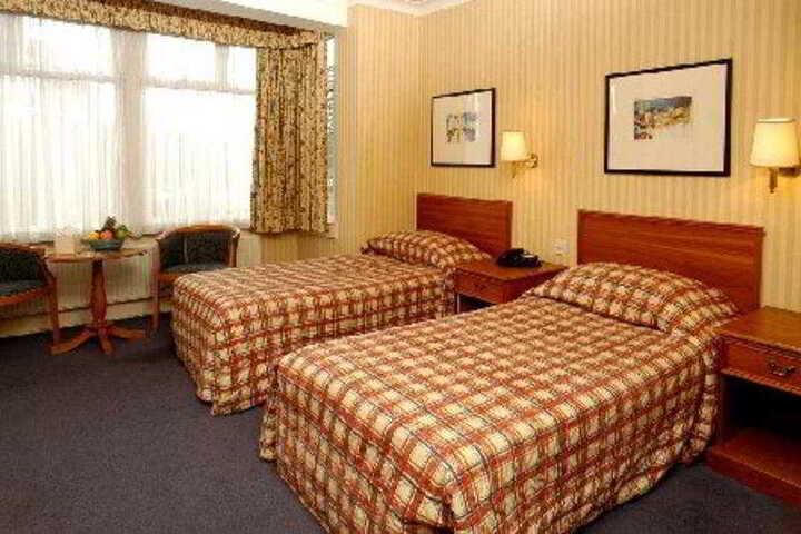 Room 2 of 4