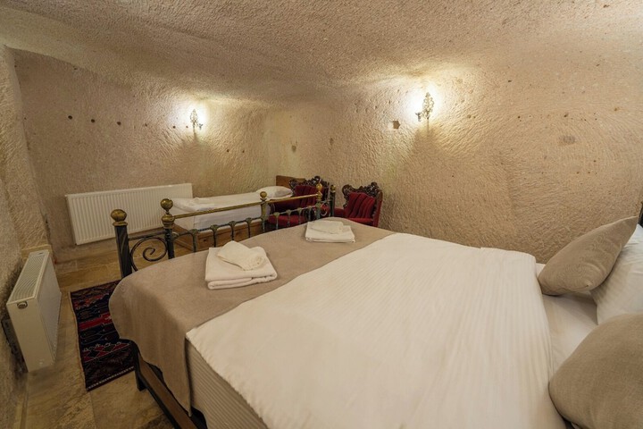 Room 44 of 120