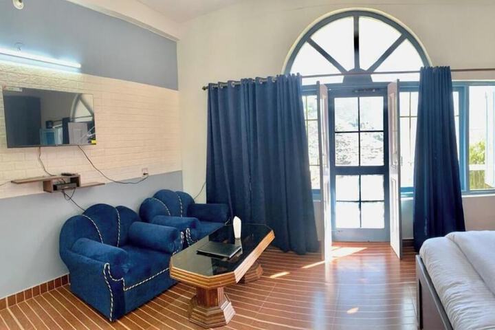 Room 2 of 14