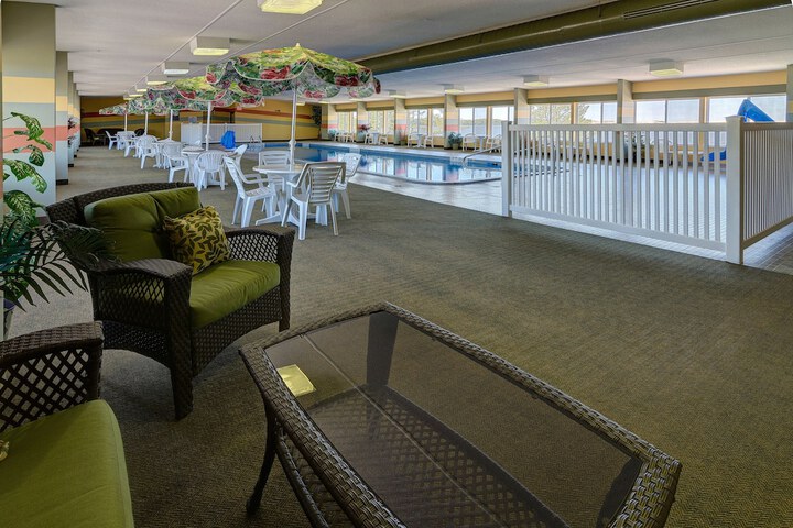 Pool 33 of 66