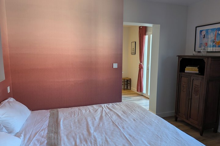 Room 3 of 23