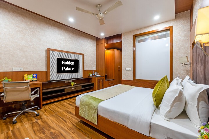 Room 32 of 76