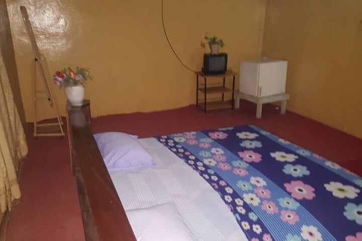 Room 7 of 16