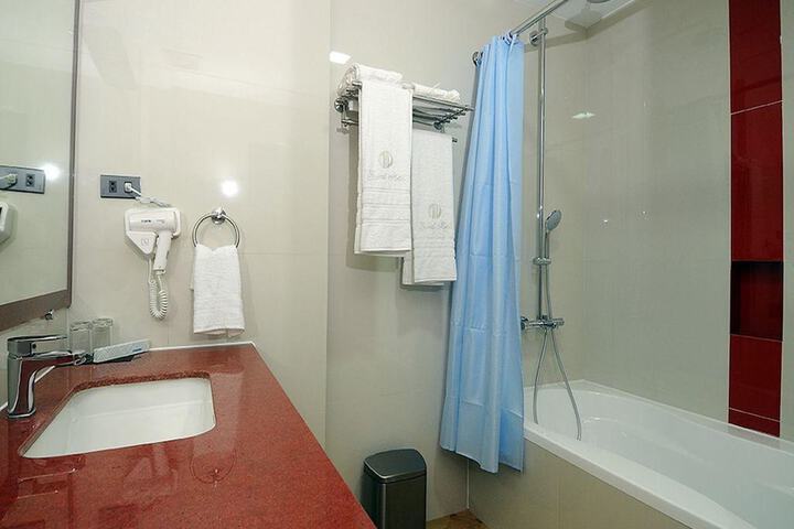 Room 4 of 23