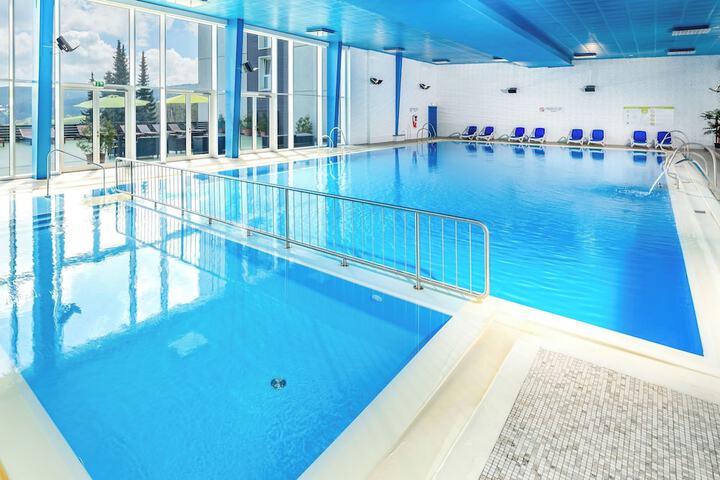 Pools & Facilities