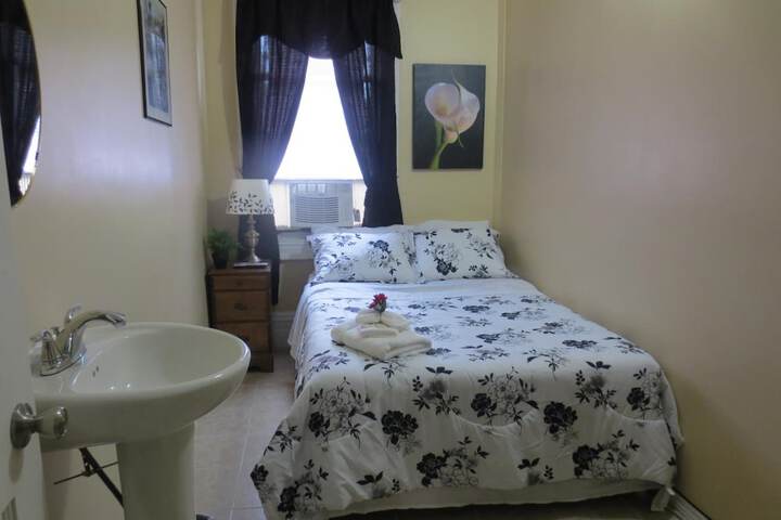 Room 17 of 38