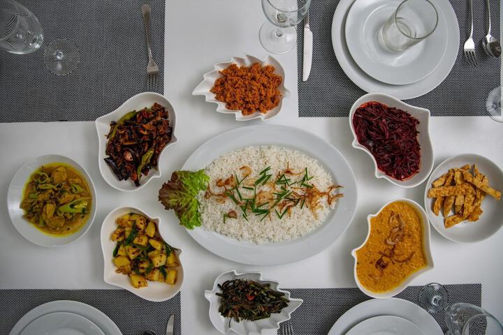 Dining 26 of 54