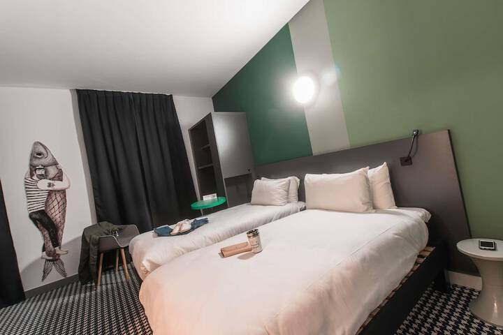 Room 4 of 30