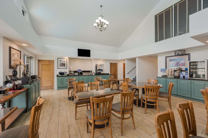 Breakfast area