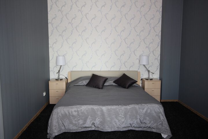 Room 12 of 82
