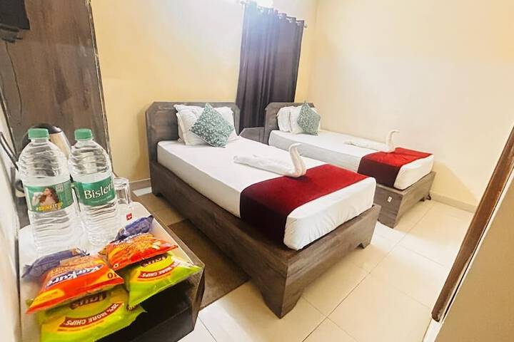 Room 8 of 15