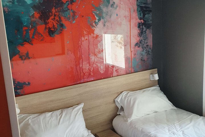 Room 16 of 63