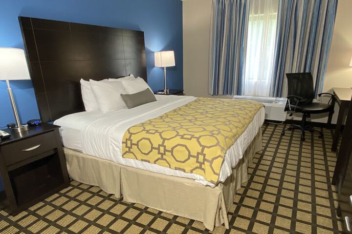 1 King Bed (3 of 11)