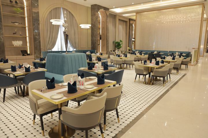 Dining 64 of 69