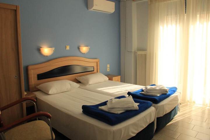 Room 15 of 49