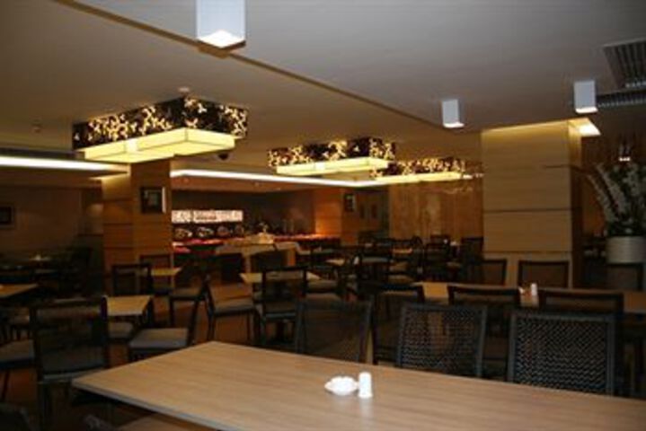 Dining 2 of 6