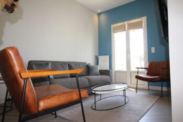 Room 10 of 27