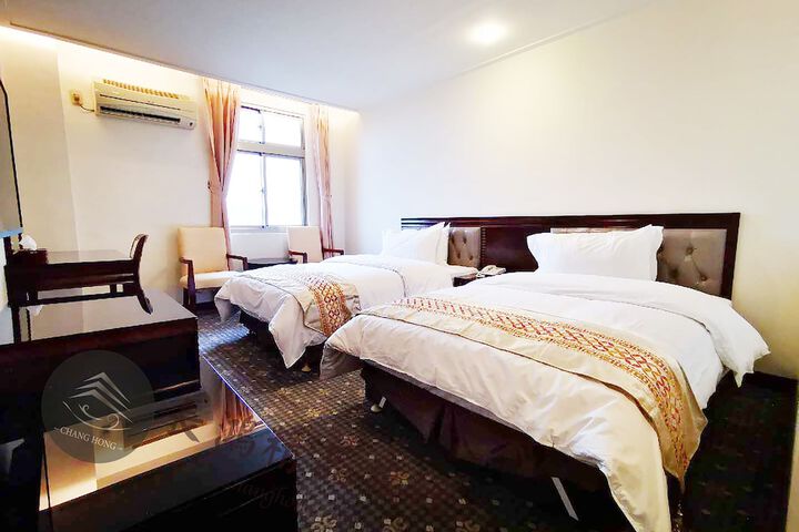 Room 6 of 52