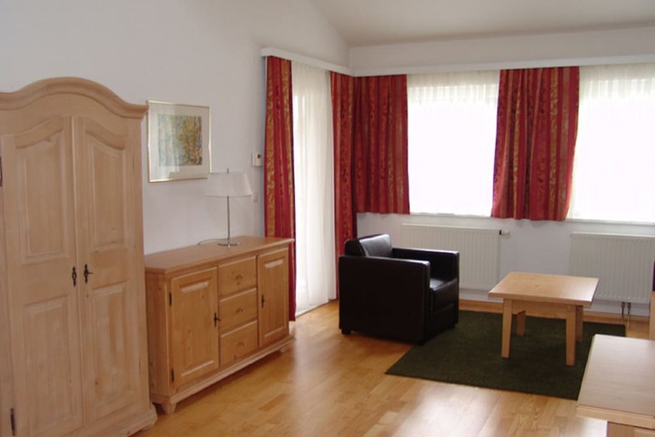 Room 30 of 77