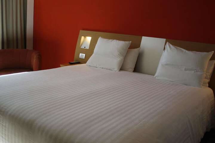 Room 43 of 188