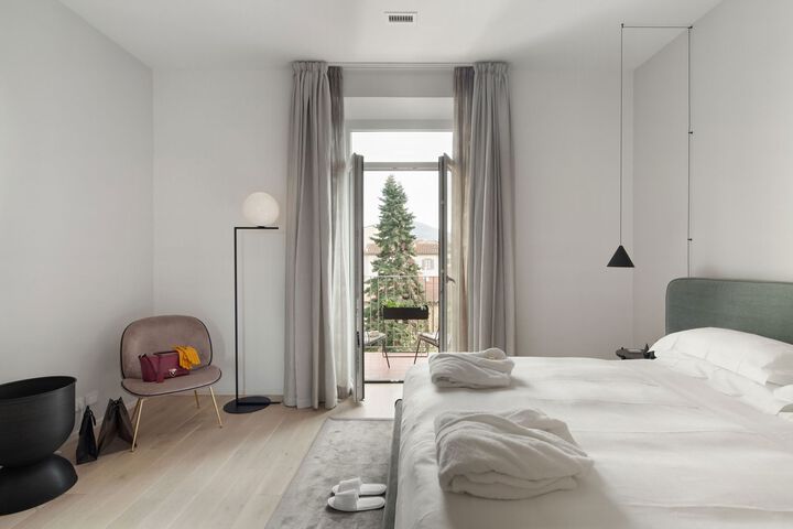 Room 17 of 18