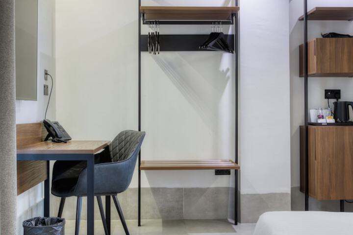 Room 56 of 150