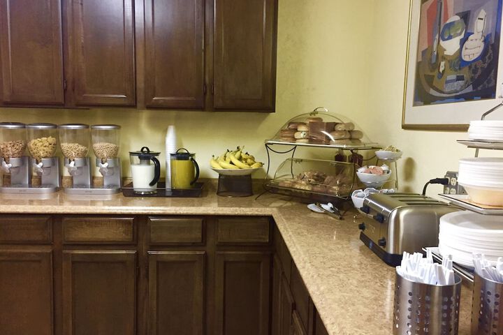 Breakfast/Coffee Service 32 of 44