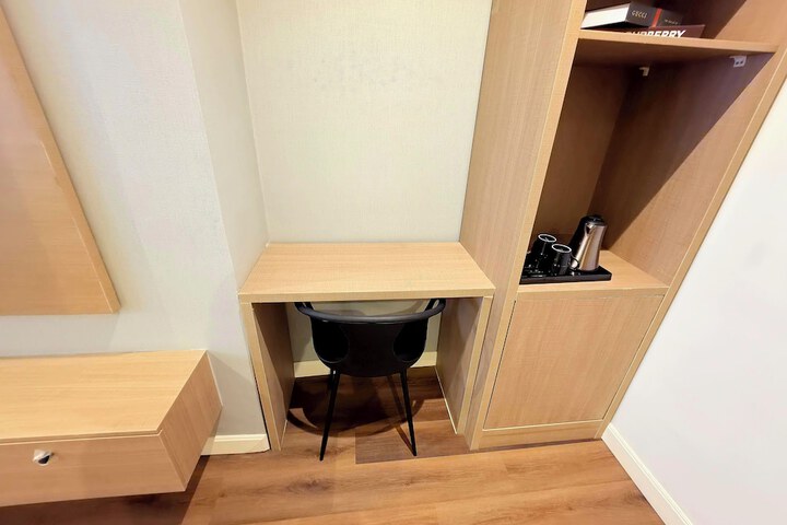 Room 53 of 72
